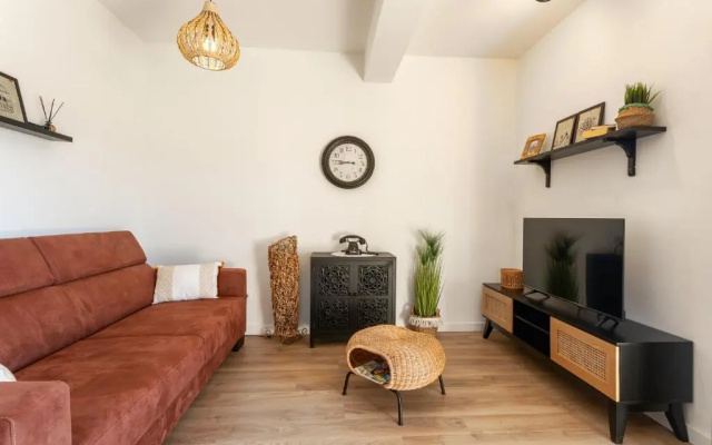 HANA Luxury apartment with sea view