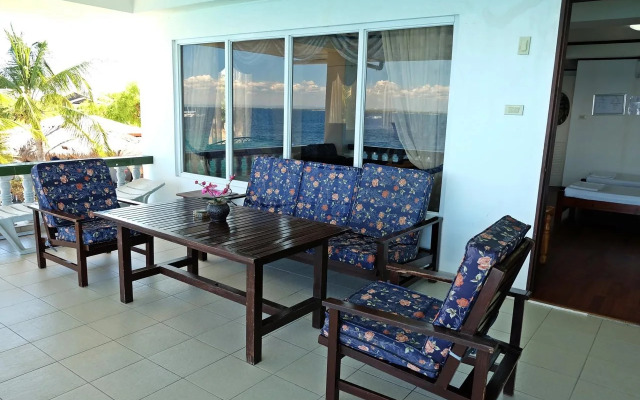 Kon Tiki Marina Suites