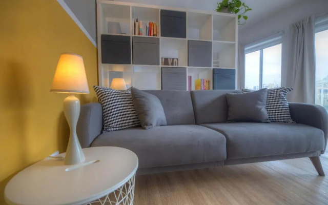First floor studio apartment seconds from Balluta Bay IPAP1-1
