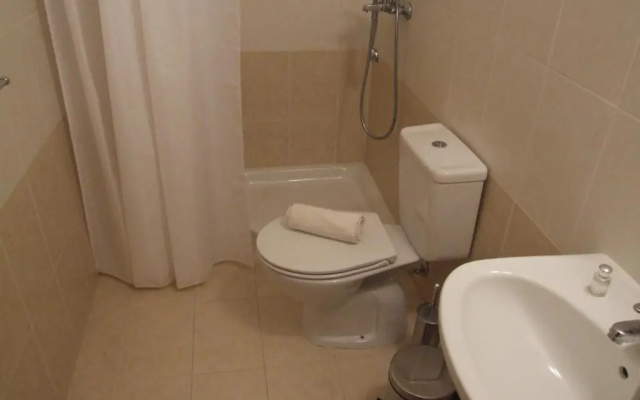 Studio with shower room E3, full kitchen, poolside, FREE WIFI