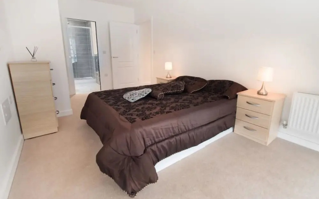 Lamington Heights -Deluxe En Suite Room