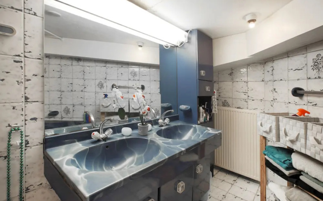 Amsterdam West Apartments