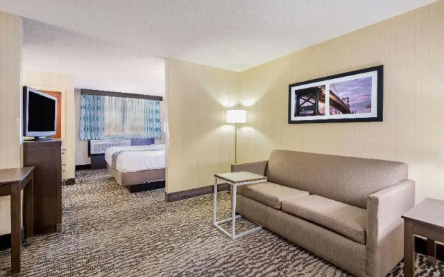 La Quinta Inn & Suites Newark - Elkton