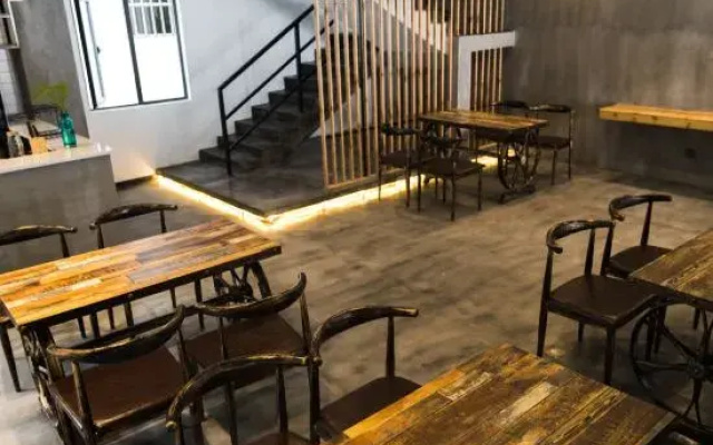 Lanhai Xiaozhu Hostel