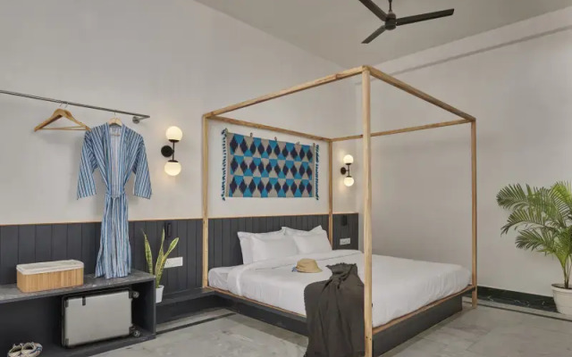 Poshtel VNS