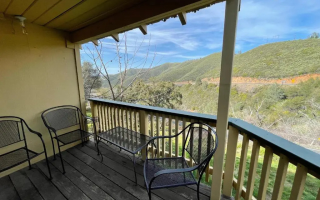 Priest Station Cafe & Cabins