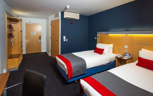 Holiday Inn Express Warwick - Stratford-upon-Avon by IHG