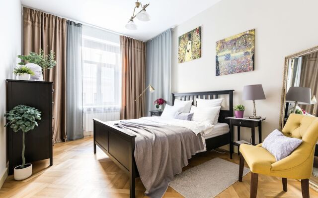 Апартаменты Apartment near Hermitage Санкт-Петербург комната для гостей