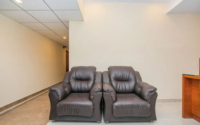 Oyo 18836 Orchid Suites