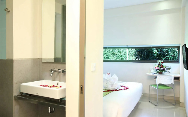 J Hotel Kuta