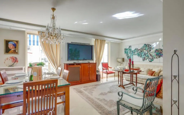 Luxurious Cosy 2 Bdrm Apartment Near Martinez by Olidesi