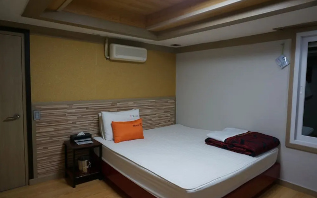 Goong Motel