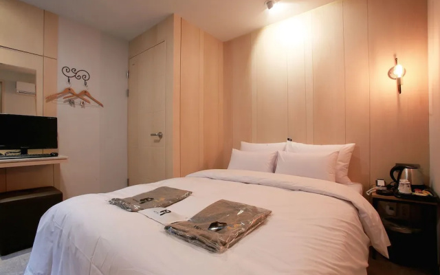 Pyeongtaek Wol Hotel