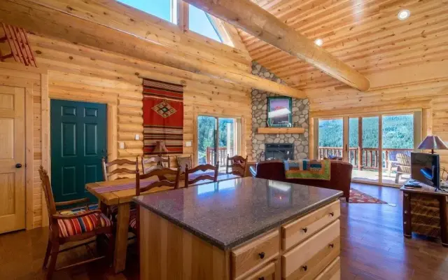 Armstrong Luxury Log Vacation At Windcliff 4 Bedroom Home by RedAwning