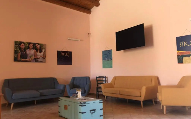 Le Sorelle Del Vino