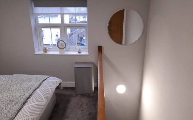 Outstanding, Modern 1-bed House in Chippenham