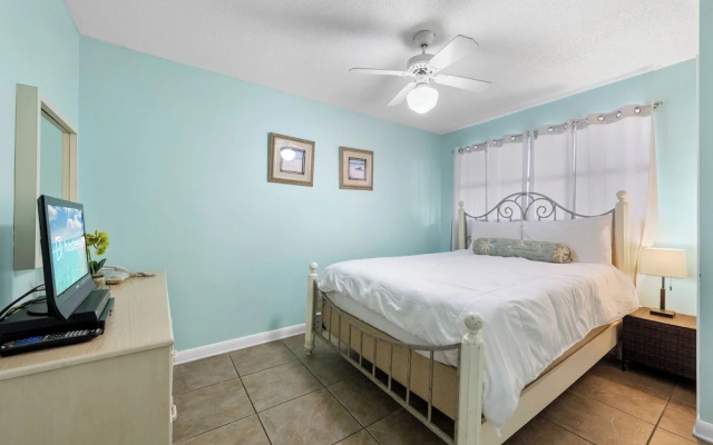 Seaside Beach & Racquet 1114