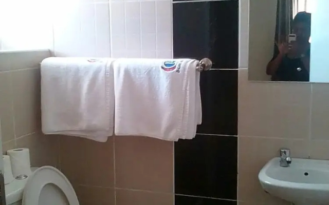 Dlux Hotel
