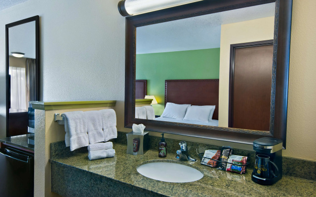 Oxford Suites Hermiston