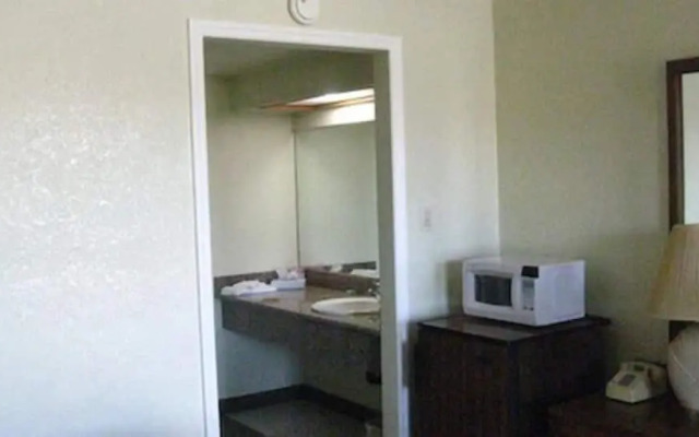 Desert Inn Motel