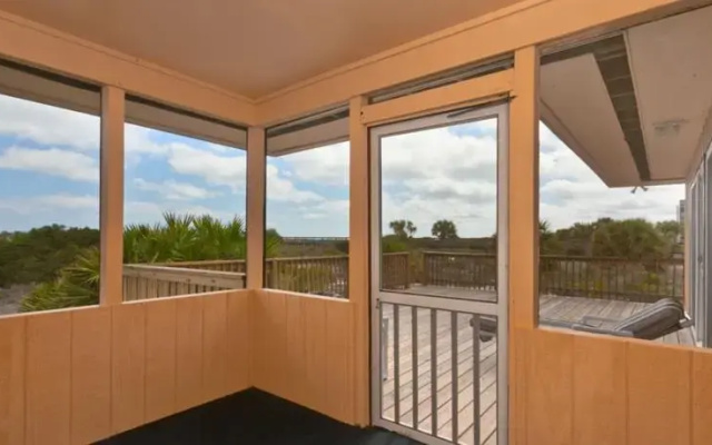 Ocean Sunrise by Vacation Rental Pros