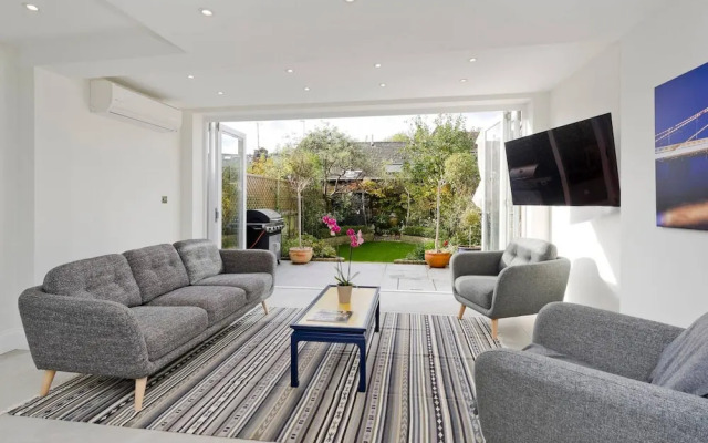 Spacious 4bed Home Battersea