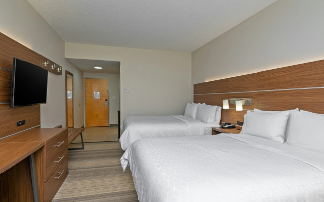 Holiday Inn Express Hotel & Suites Woodbridge by IHG