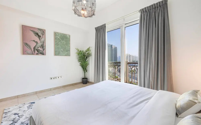 Palm Jumeirah - 2br - New Furnished - Next To Mall
