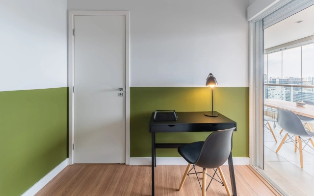 Apartamento com varanda e ótima localização | Vila Olímpia