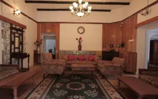 Marsh Villa Luxury Resort