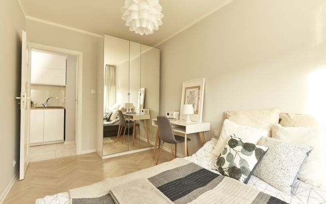 Апартаменты Hello Warsaw Brand New Apartment Варшава комната для гостей