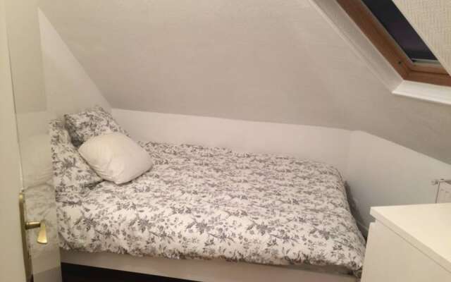 Апартаменты 1 Bedroom Apartment With Amazing Views in Paris комната для гостей