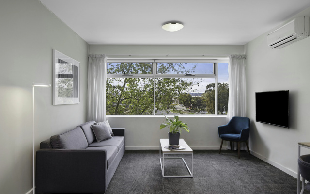 Quest Mawson Lakes