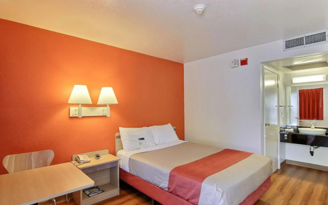 Motel 6 Lompoc, CA