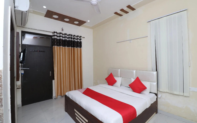OYO 15749 Vrinda Residency