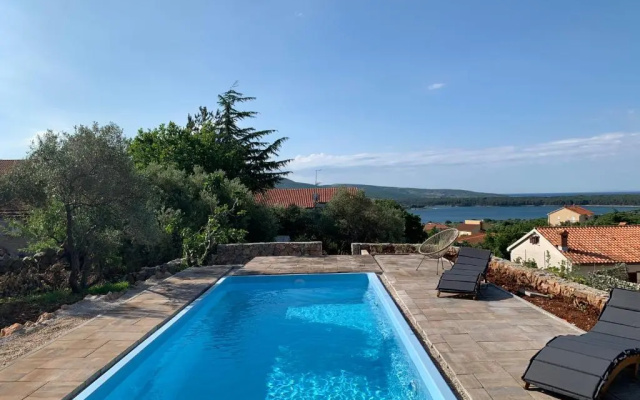 Lili Apartments, Sv Dunata 18