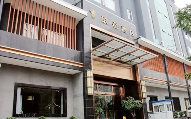 Leadersky Hotel