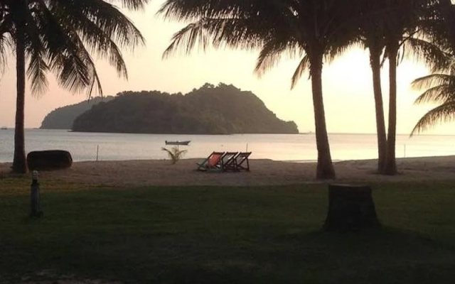 Holiday Beach Resort