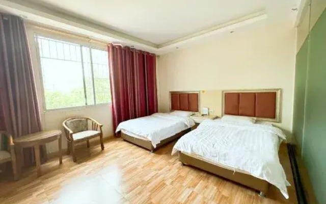 Anyi Fenghe Hotel