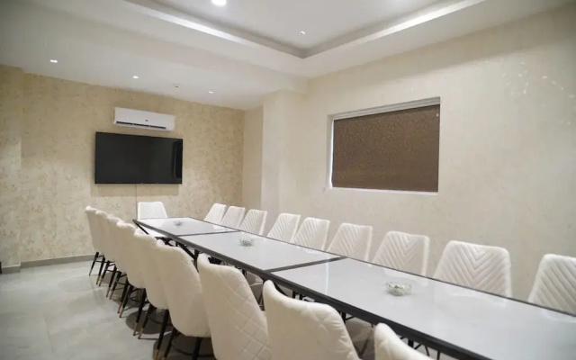 Hotel Mahalaxmi Grand