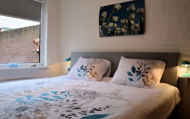 Rustic Holiday Home in Noordwijkerhout near Sea