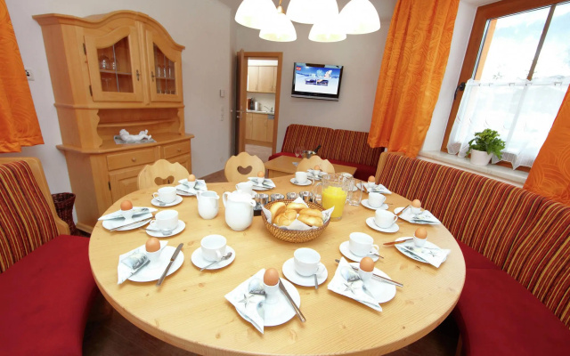 Luxurious Holiday Home in Saalbach-Hinterglemm with Sauna