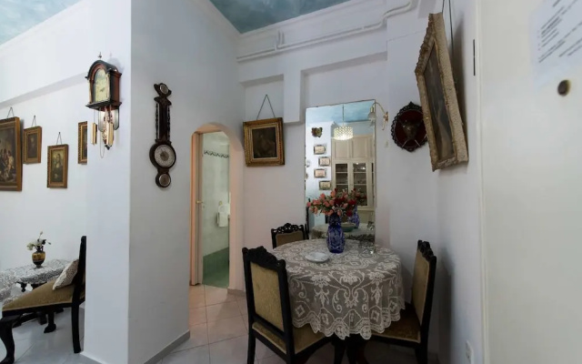 Garden Central Athinian Apartments