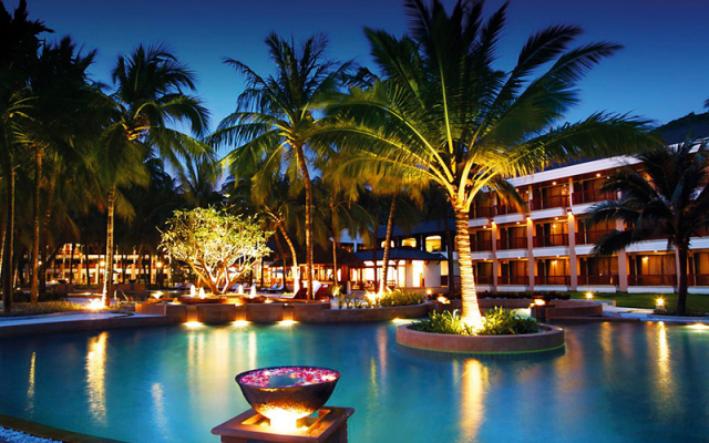 Отель Katathani Phuket Beach Resort вид на фасад