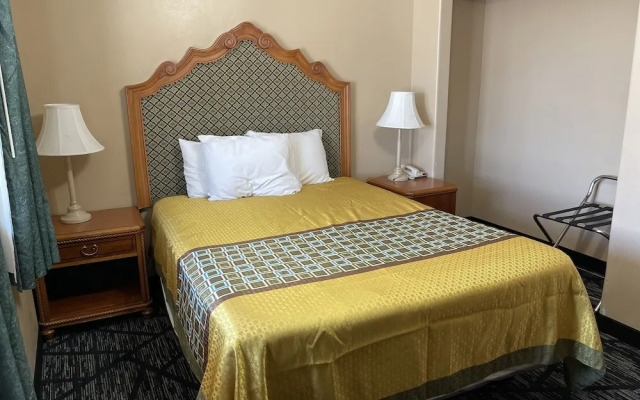 Rodeway Inn & Suites