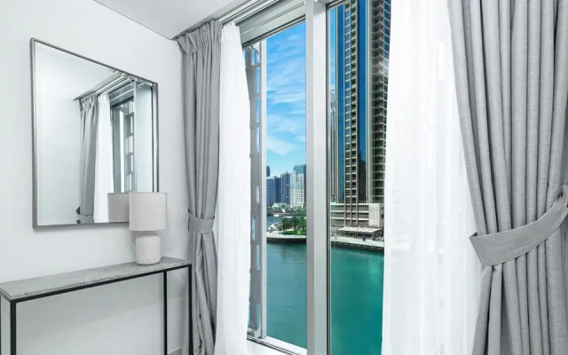 LUX The Cayan Superior Suite