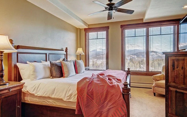 Crystal Peak Lodge 7304 by RedAwning