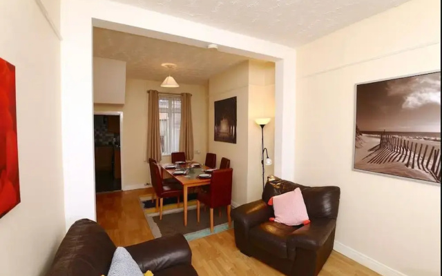 90 Ainsworth Ave Guest House NEW