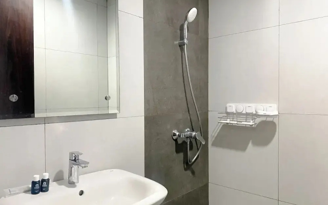 White Toned Studio At Lrt City Bekasi Apartment