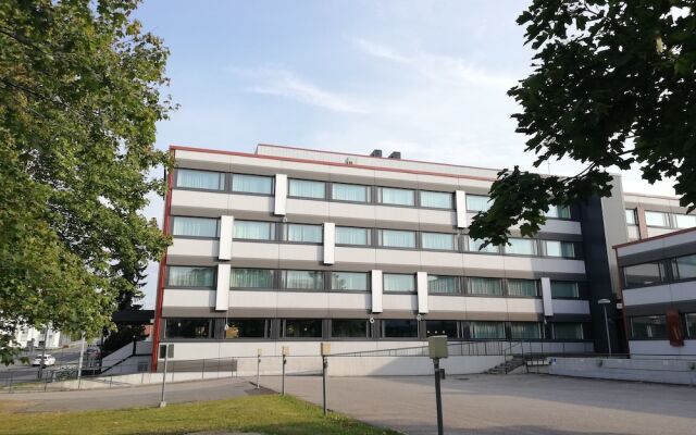 Отель GreenStar Hotel Jyväskylä Финляндия, Ювяскюля - отзывы, цены и фото номеров - забронировать отель GreenStar Hotel Jyväskylä онлайн вид на фасад